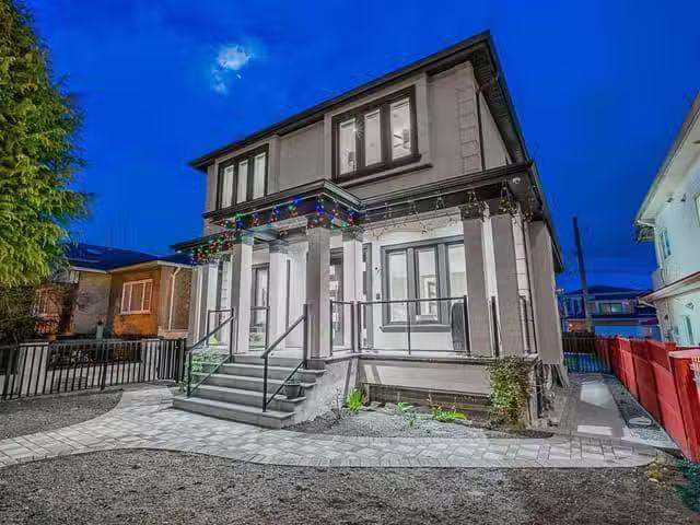 House for sale in Vancouver, Vancouver East, 1838 E 49th Avenu.