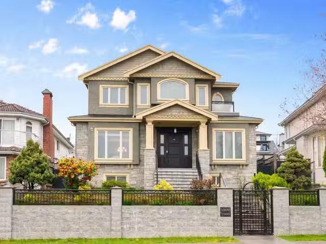 House for sale in Vancouver, Vancouver East, 1909 E 64th Avenu.