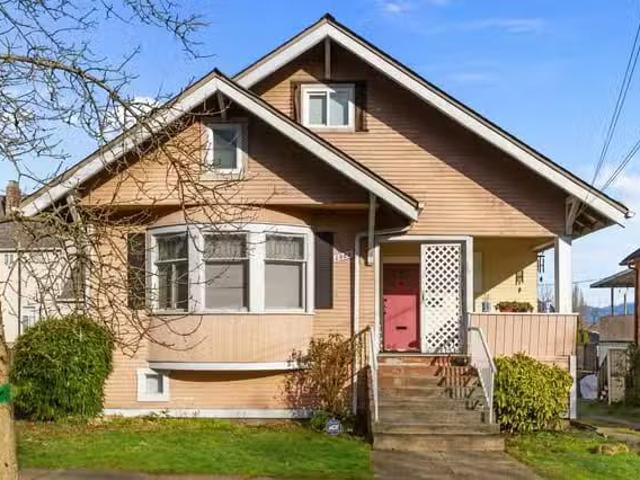 House for sale in Vancouver, Vancouver East, 1925 Adanac Stree.