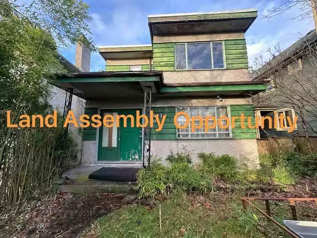 House for sale in Vancouver, Vancouver East, 1933 E Broadway.