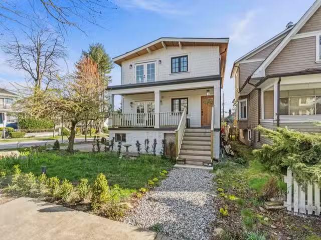 House for sale in Vancouver, Vancouver East, 2072 Kitchener St.