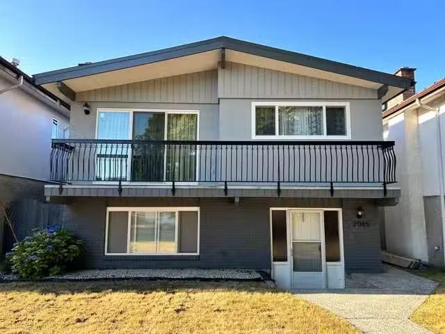 House for sale in Vancouver, Vancouver East, 2085 Waverley Ave.