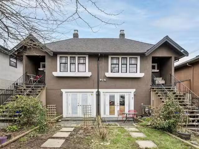 House for sale in Vancouver, Vancouver East, 2148 2150 Ferndal.