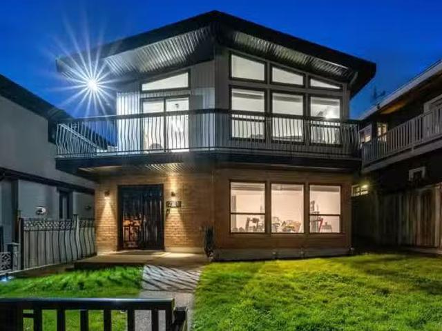 House for sale in Vancouver, Vancouver East, 2131 Fraserview D.
