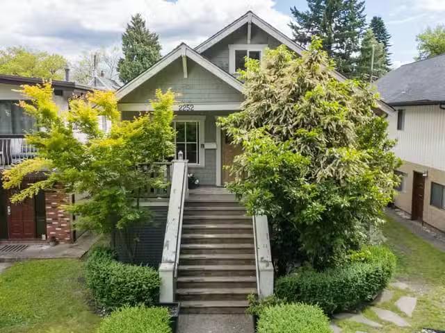 House for sale in Vancouver, Vancouver East, 2252 Venables Str.