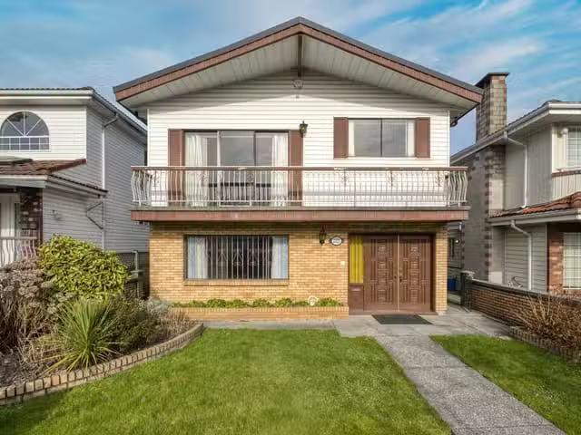 House for sale in Vancouver, Vancouver East, 2225 E 35th Avenu.