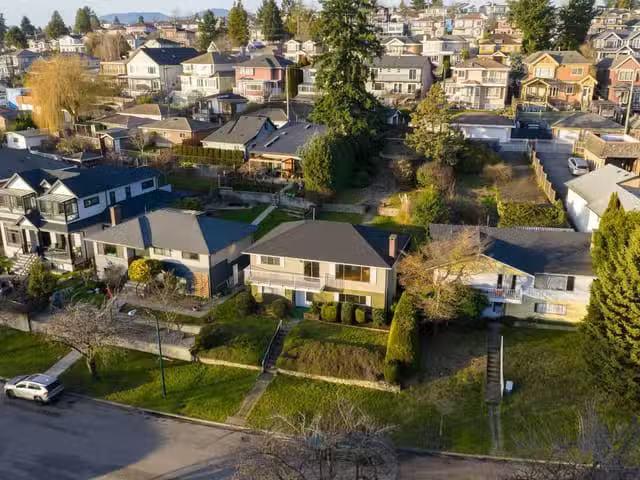 House for sale in Vancouver, Vancouver East, 2321 Harrison Dri.