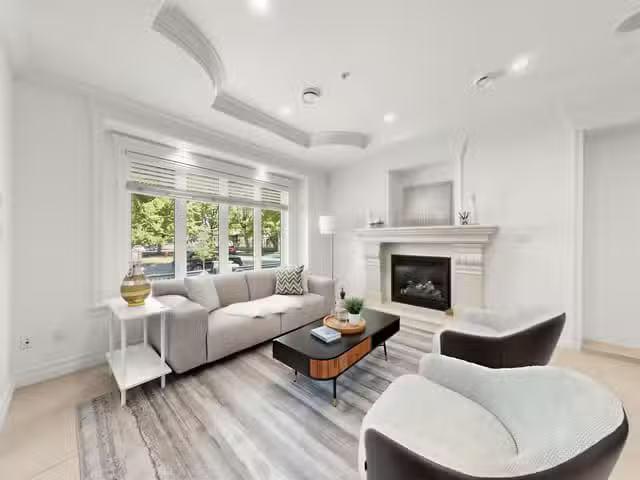 House for sale in Vancouver, Vancouver East, 2456 E 45th Avenu.