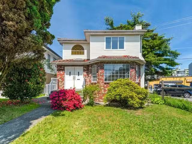 House for sale in Vancouver, Vancouver East, 2547 E 34th Avenu.