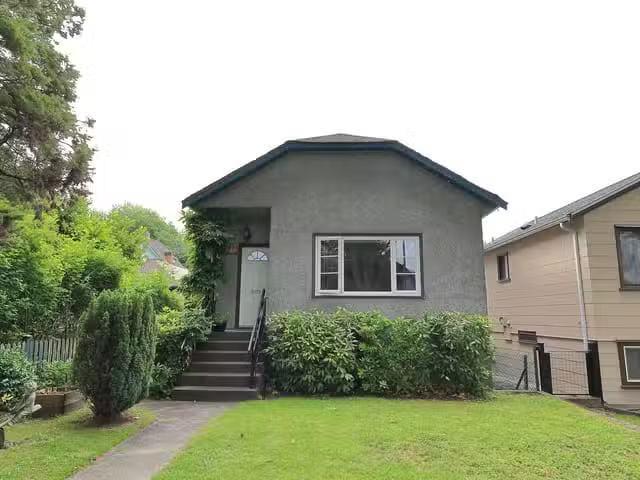 House for sale in Vancouver, Vancouver East, 2546 Eton Street.