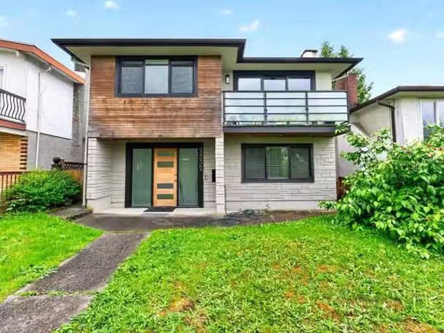 House for sale in Vancouver, Vancouver East, 2532 E 24th Avenu.