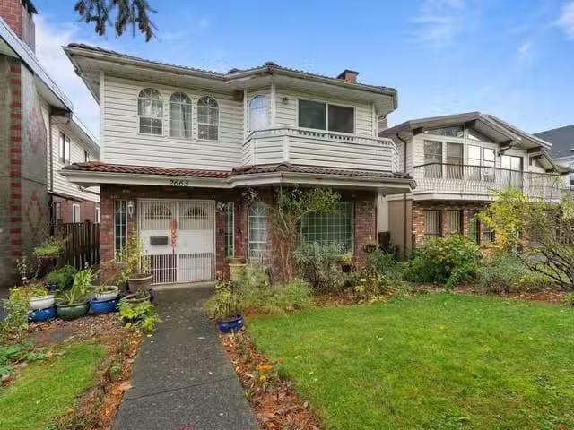 House for sale in Vancouver, Vancouver East, 2663 E 41st Avenu.
