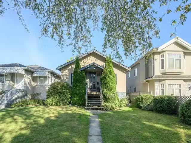 House for sale in Vancouver, Vancouver East, 2633 Venables Str.