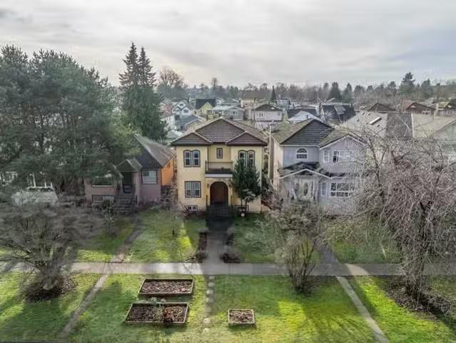 House for sale in Vancouver, Vancouver East, 2638 Charles Stre.