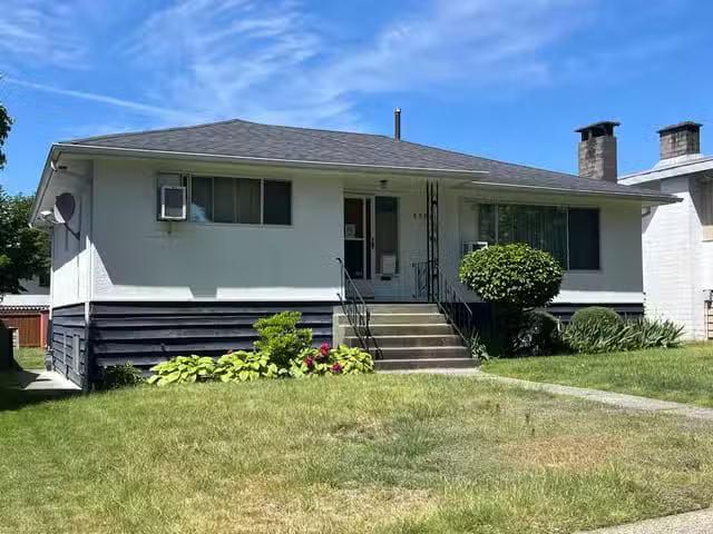 House for sale in Vancouver, Vancouver East, 2750 Rosemont Dri.