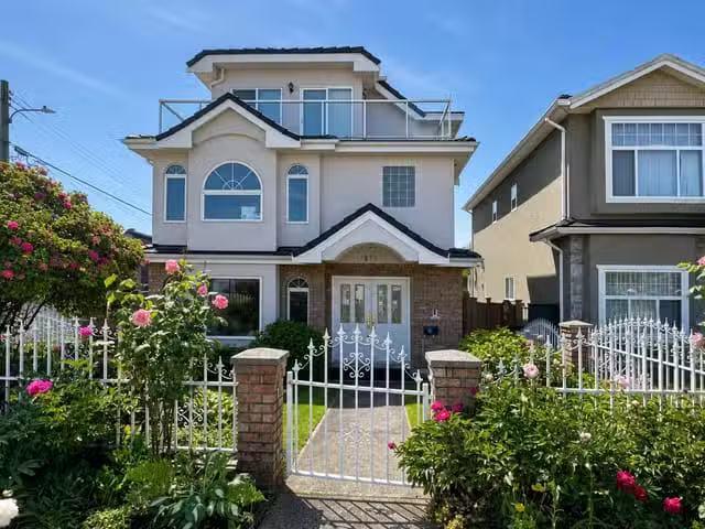 House for sale in Vancouver, Vancouver East, 2776 E Georgia St.