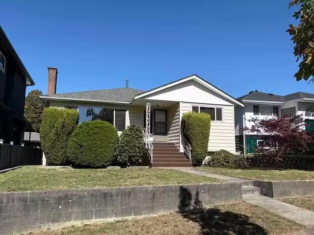 House for sale in Vancouver, Vancouver East, 2717 Waverley Ave.