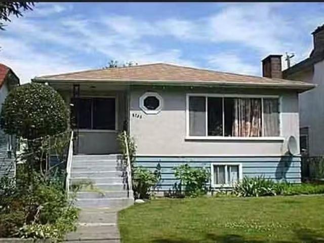 House for sale in Vancouver, Vancouver East, 2733 E 28th Avenu.