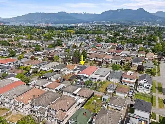 House for sale in Vancouver, Vancouver East, 2964 E 4th Avenue.