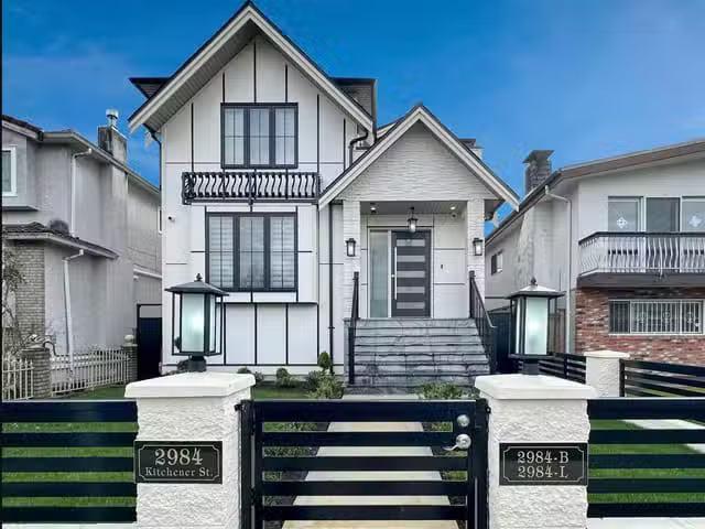 House for sale in Vancouver, Vancouver East, 2984 Kitchener St.