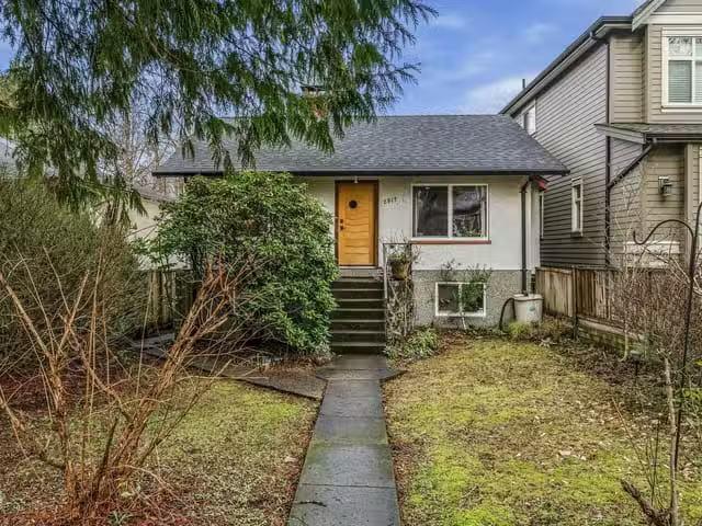 House for sale in Vancouver, Vancouver East, 2917 E 28th Avenu.