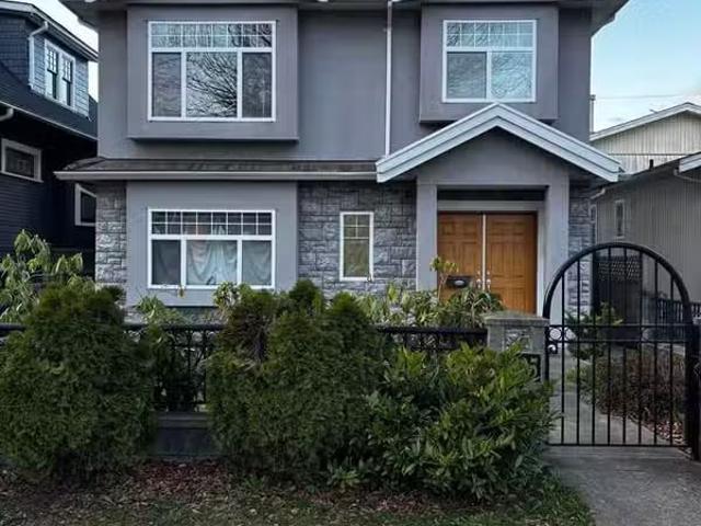 House for sale in Vancouver, Vancouver East, 2925 E 29th Avenu.