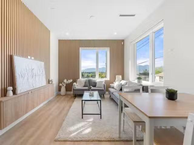 House for sale in Vancouver, Vancouver East, 2 3583 Haida Driv.