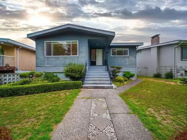 House for sale in Vancouver, Vancouver East, 3063 Rosemont Dri.