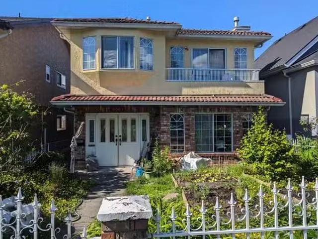 House for sale in Vancouver, Vancouver East, 3061 Parker Stree.