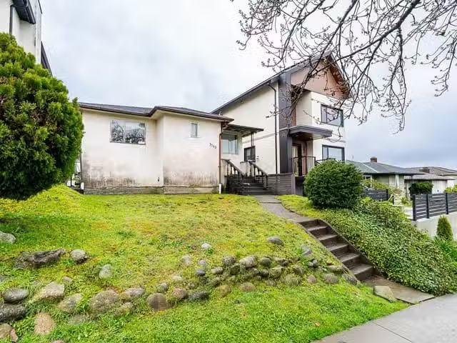 House for sale in Vancouver, Vancouver East, 3163 Rupert Stree.