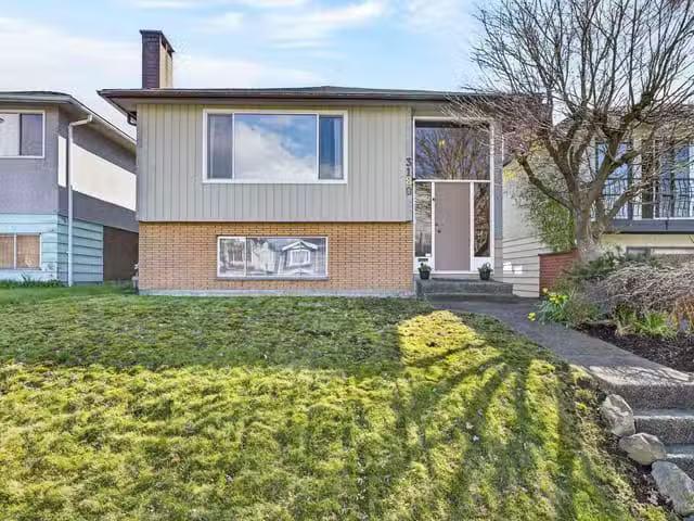 House for sale in Vancouver, Vancouver East, 3180 E 3rd Avenue.