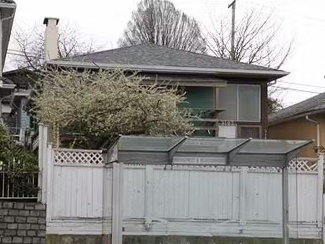 House for sale in Vancouver, Vancouver East, 3187 E Broadway.