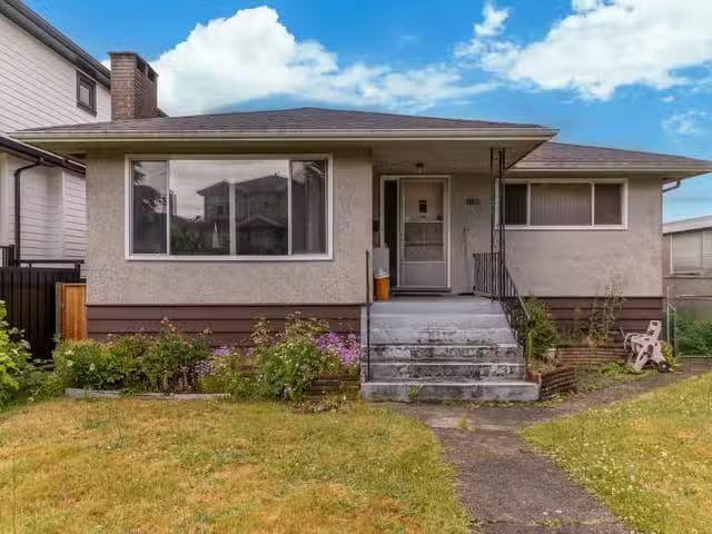House for sale in Vancouver, Vancouver East, 3185 E 16th Avenu.
