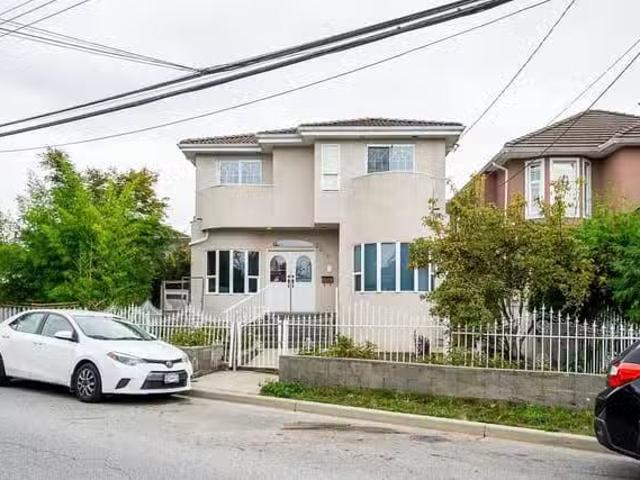 House for sale in Vancouver, Vancouver East, 3288 School Avenu.
