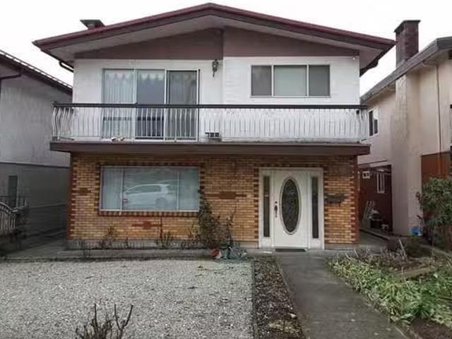 House for sale in Vancouver, Vancouver East, 3390 Queens Avenu.