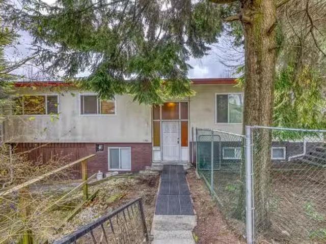 House for sale in Vancouver, Vancouver East, 3302 E 5th Avenue.