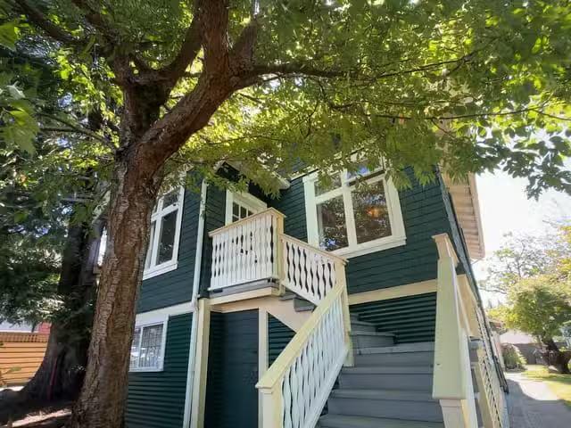 House for sale in Vancouver, Vancouver East, 3336 E Georgia St.