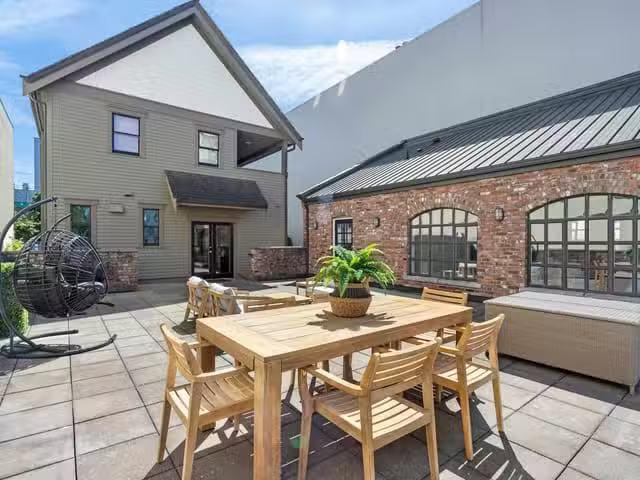 House for sale in Vancouver, Vancouver East, 33 E 6th Avenue.