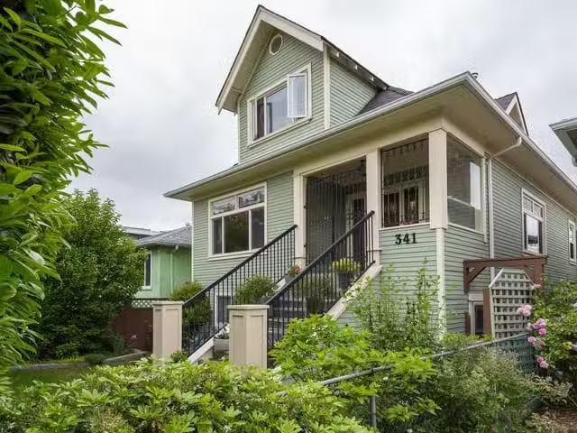 House for sale in Vancouver, Vancouver East, 341 E 58th Avenue.