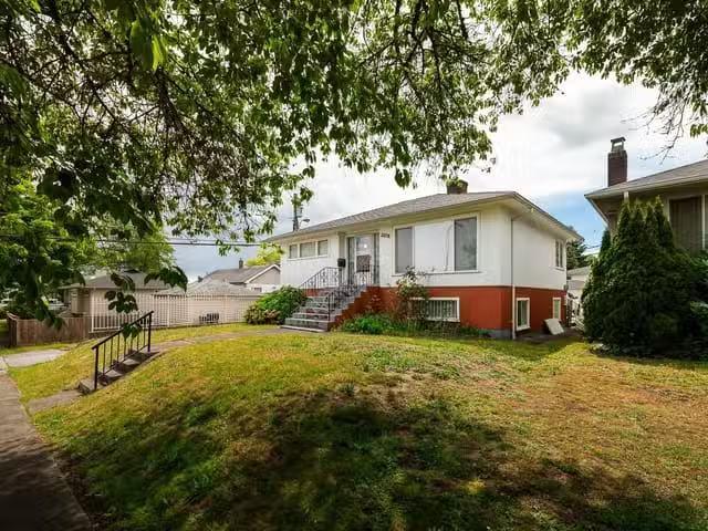 House for sale in Vancouver, Vancouver East, 3678 E 25th Avenu.