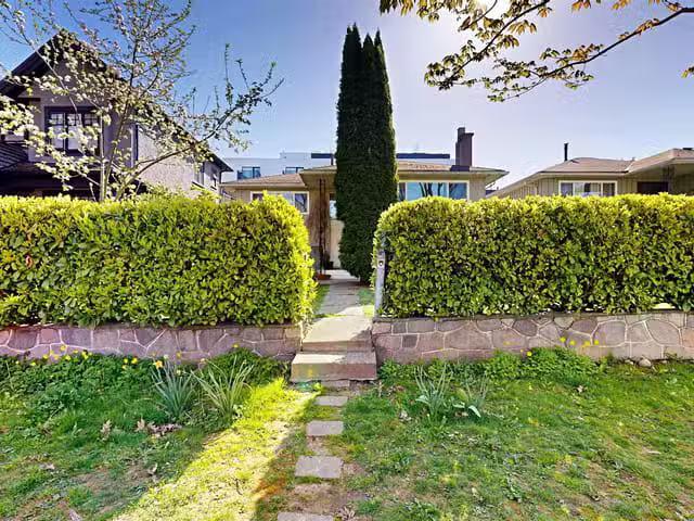 House for sale in Vancouver, Vancouver East, 3752 Beatrice Str.
