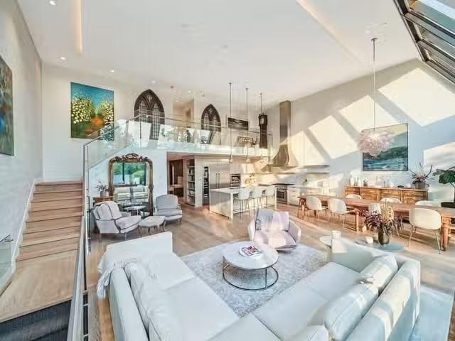House for sale in Vancouver, Vancouver East, 3870 Commercial S.
