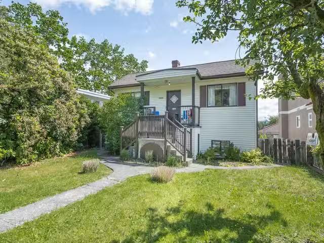 House for sale in Vancouver, Vancouver East, 3826 Glendale Str.