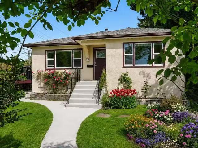 House for sale in Vancouver, Vancouver East, 38 N Slocan Stree.