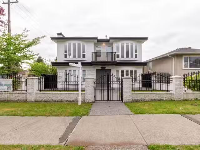 House for sale in Vancouver, Vancouver East, 392 E 63rd Avenue.