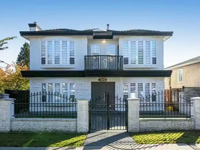 House for sale in Vancouver, Vancouver East, 392 E 63rd Avenue.
