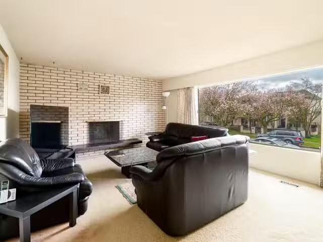 House for sale in Vancouver, Vancouver East, 437 E 55th Avenue.