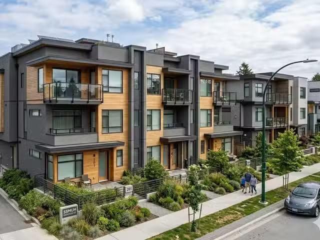 House for sale in Vancouver, Vancouver East, 431 Se Marine Dri.