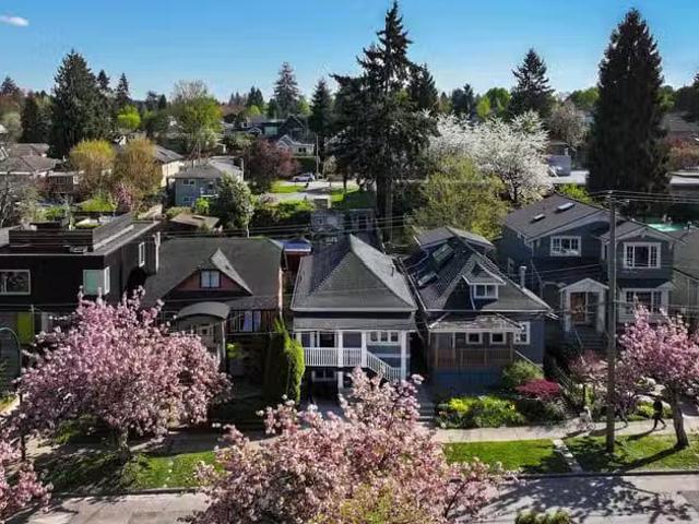 House for sale in Vancouver, Vancouver East, 454 E 28th Avenue.