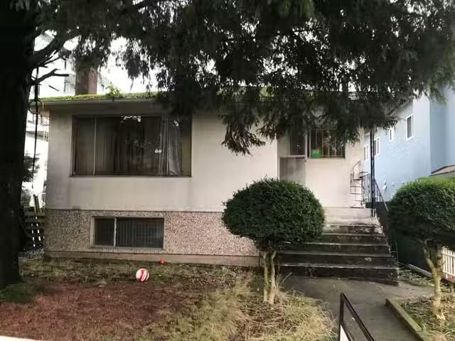 House for sale in Vancouver, Vancouver East, 4569 Gladstone St.